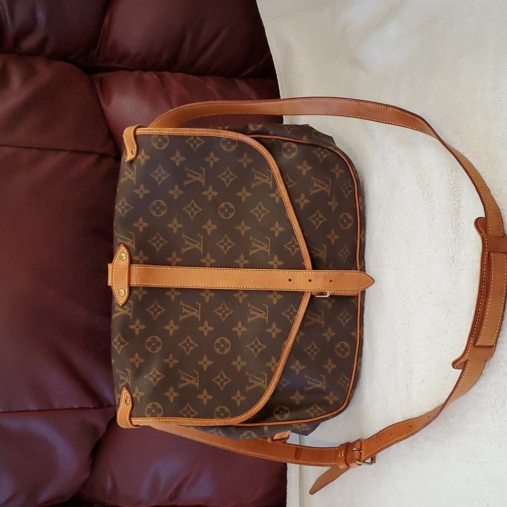 Authentic Louis Vuitton Saumur